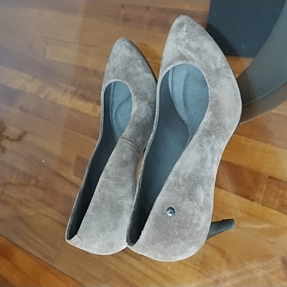 Pikolinos Suede Pumps
